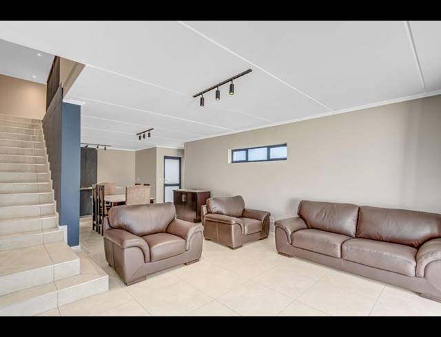 4 BEDROOM PROPERTY TO RENT IN BRYANSTON